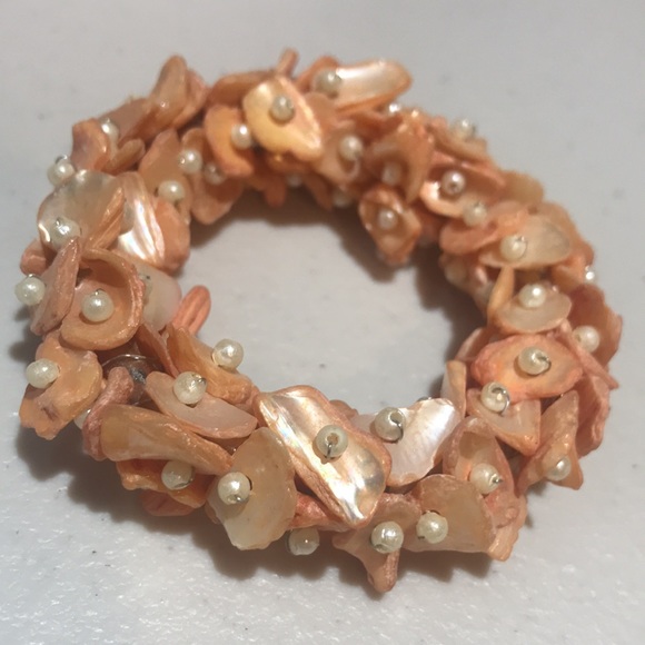 New RLK by Leila’s Linen Set of 4 Napkin Rings Made of Mother of Pearl - Picture 2 of 6